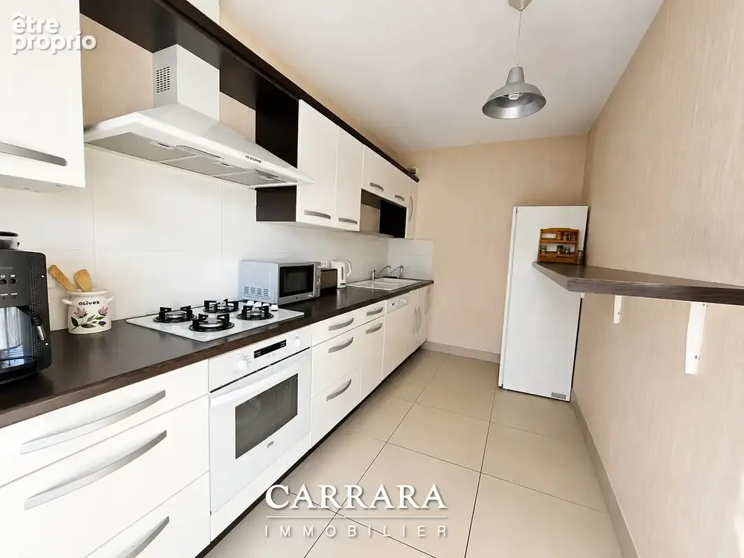 Appartement, T3, lumineux avec terrasse. - photo 4