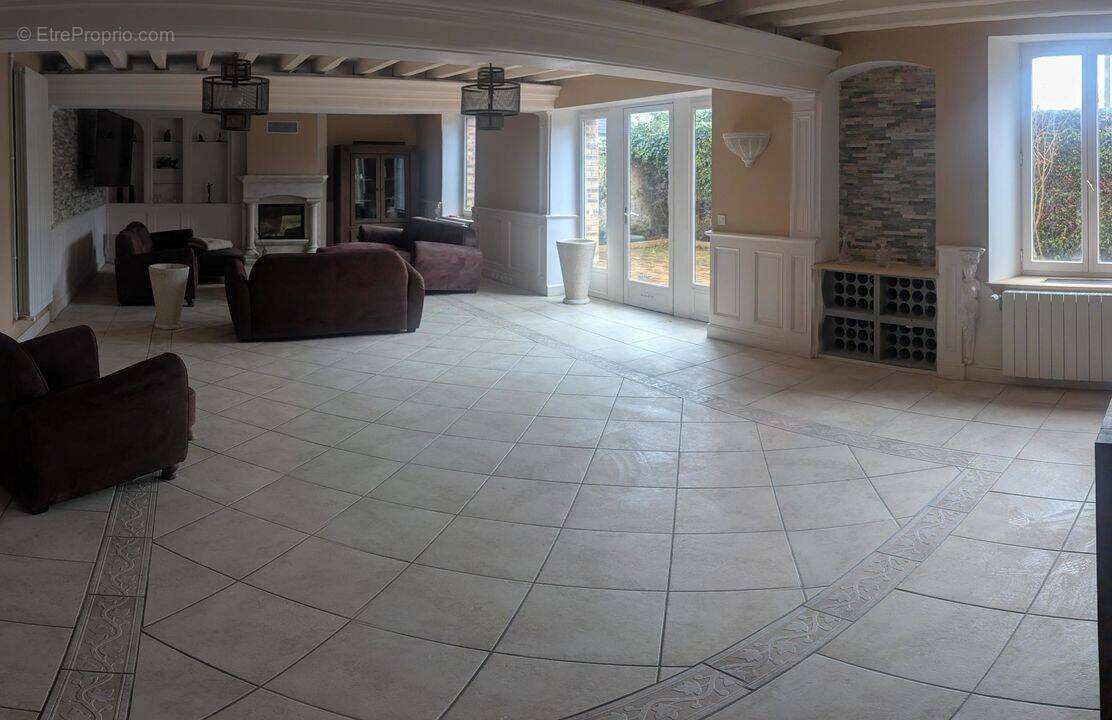 Maison à CHATENAY-SUR-SEINE