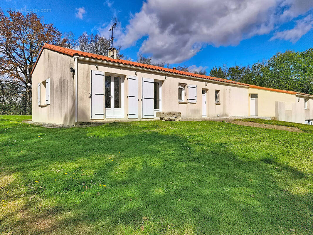 Maison à LE POIRE-SUR-VIE