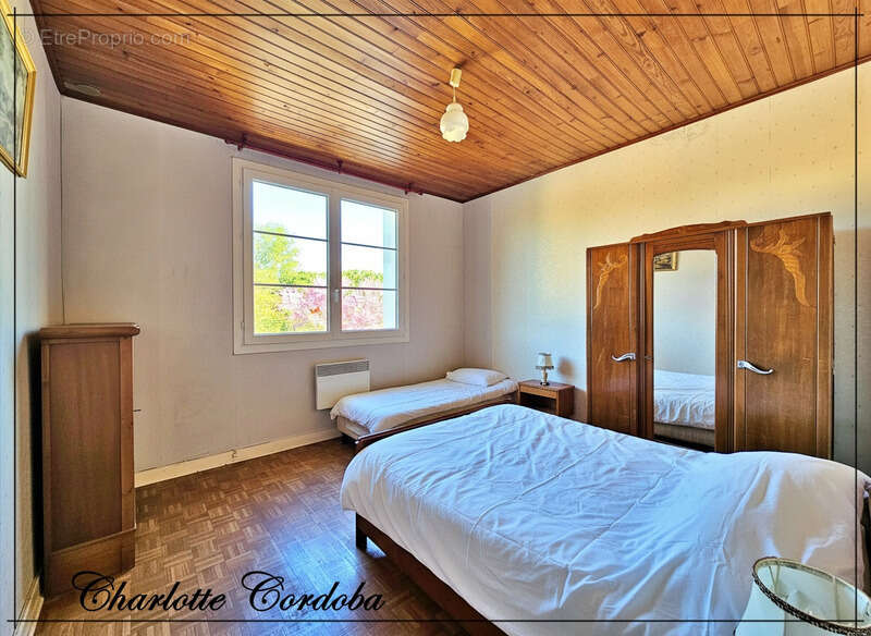 Maison à FEUGAROLLES