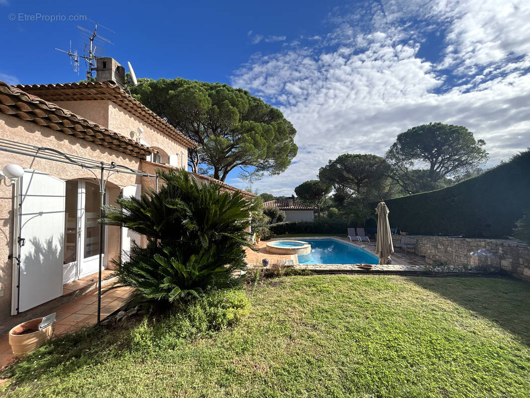 Autre à SAINT-RAPHAEL