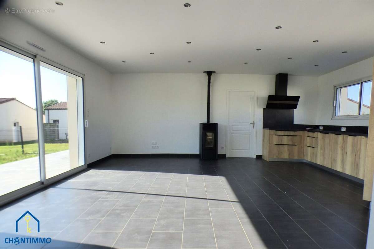 Maison à SAINT-PROUANT