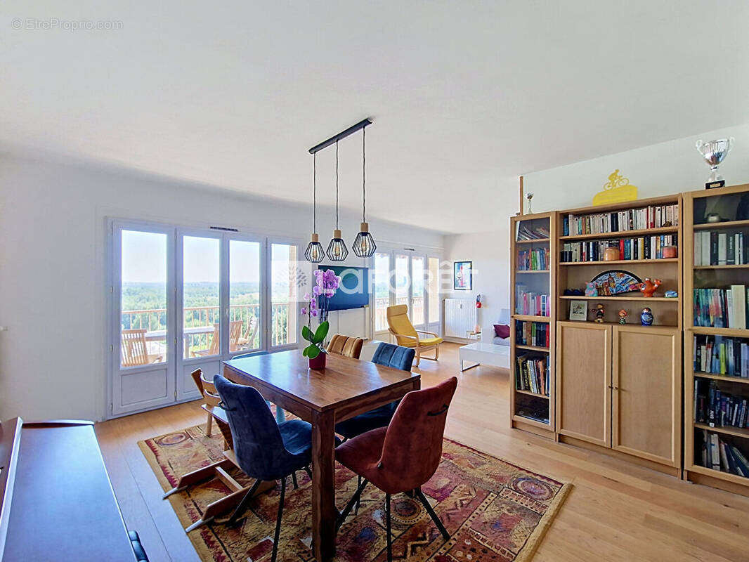 Appartement à RILLIEUX-LA-PAPE