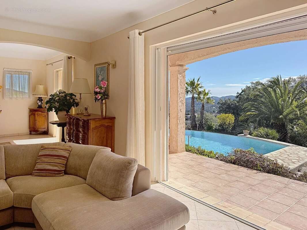 Maison à LES ADRETS-DE-L'ESTEREL