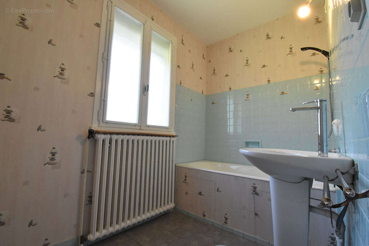 Maison à ARPAJON-SUR-CERE