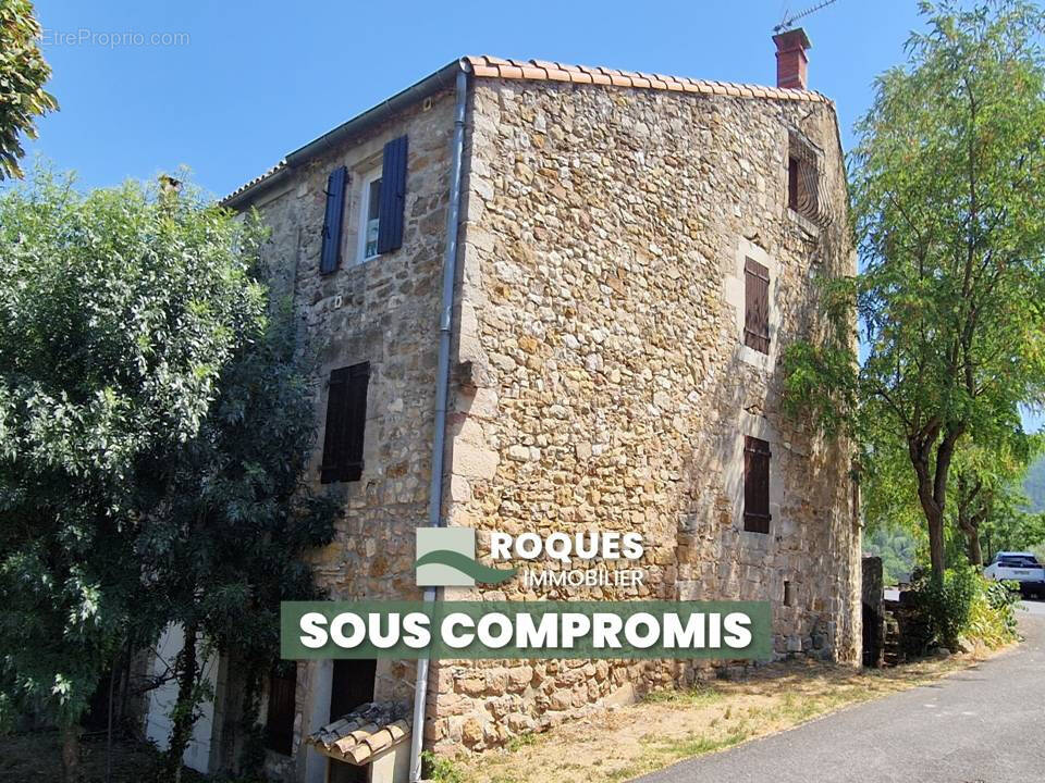 Maison à SAINT-ETIENNE-DE-GOURGAS