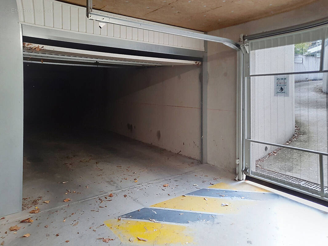 Parking à MARSEILLE-11E