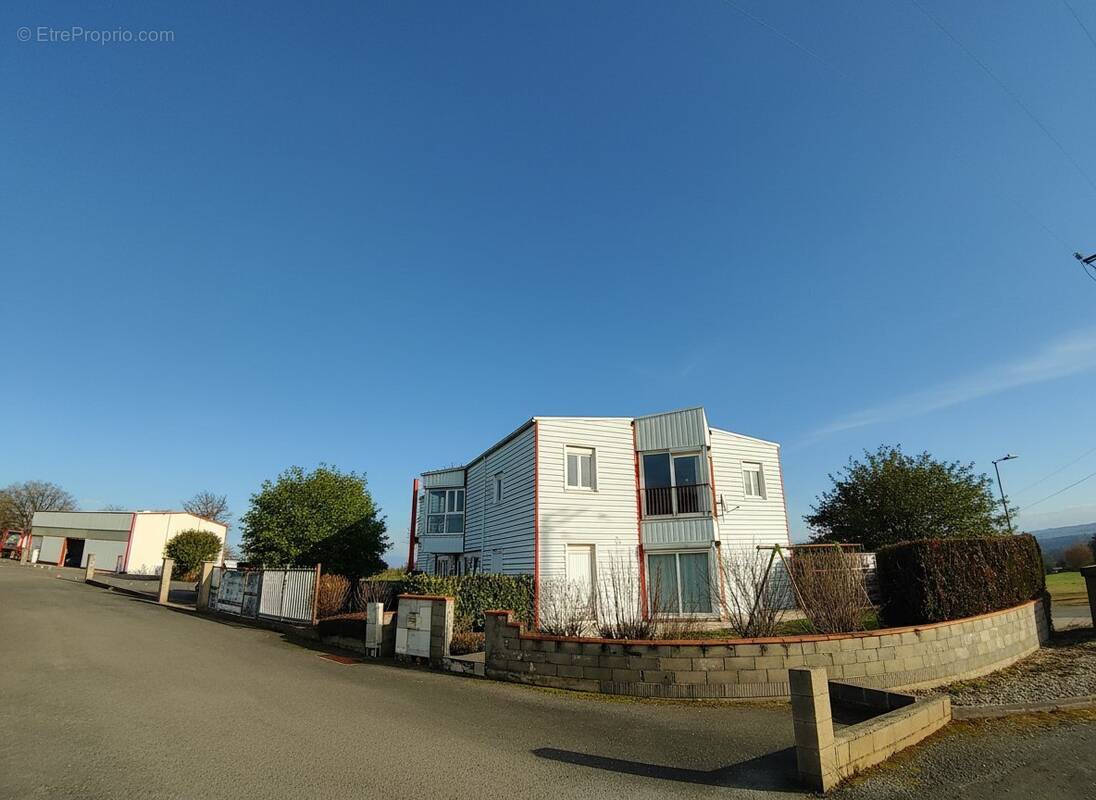 Maison à LUC-LA-PRIMAUBE