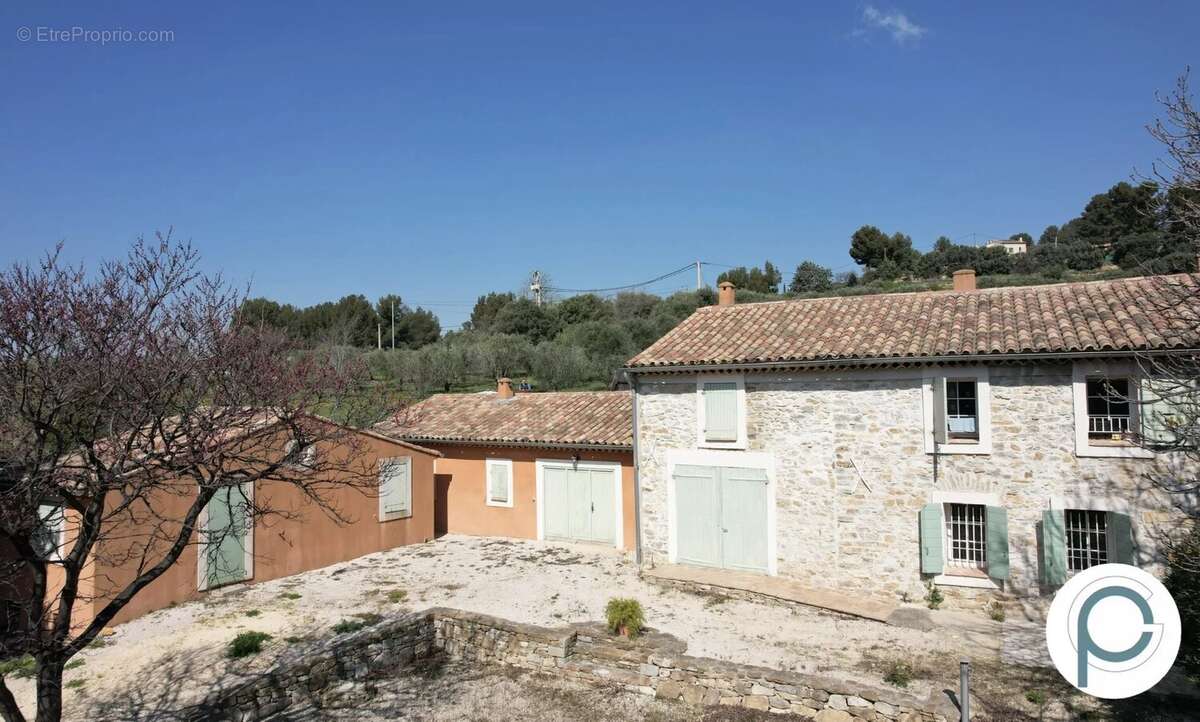 Appartement à LE CASTELLET