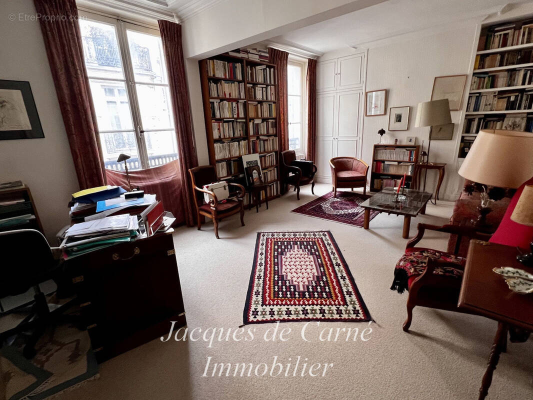 Appartement à PARIS-7E