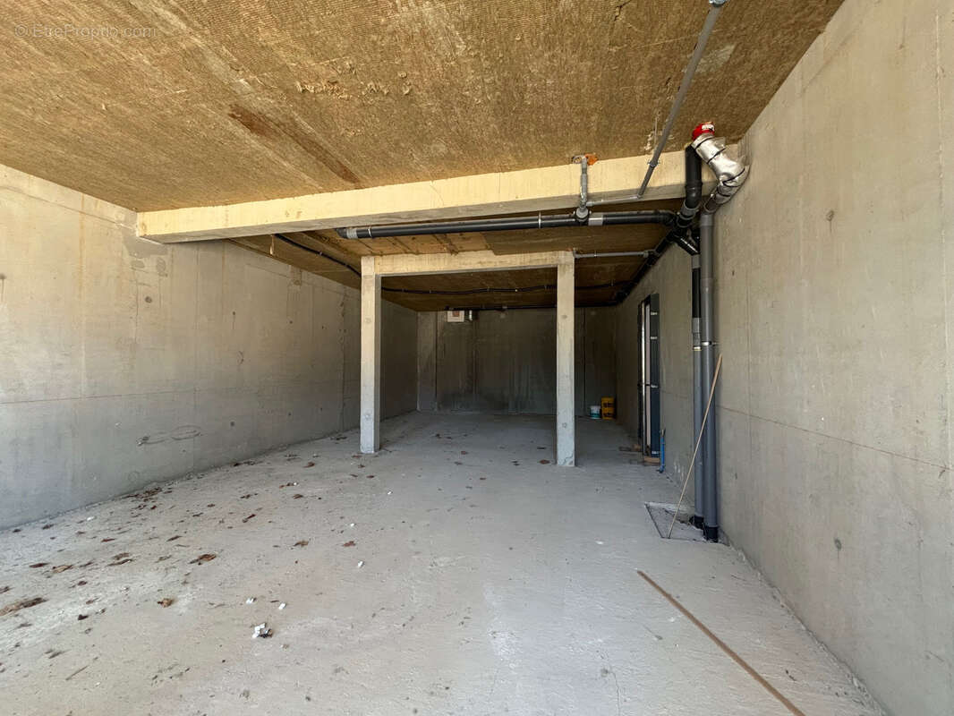 Commerce à FLEURIEUX-SUR-L&#039;ARBRESLE