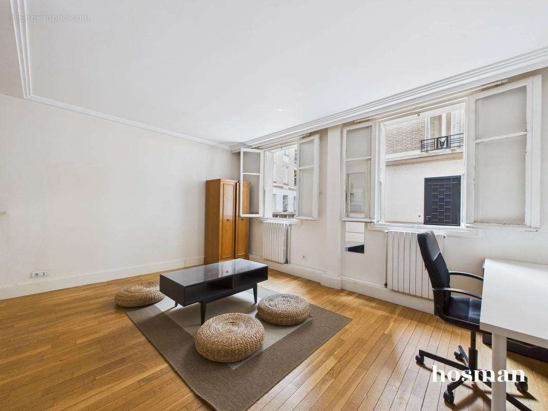 Appartement à PARIS-7E