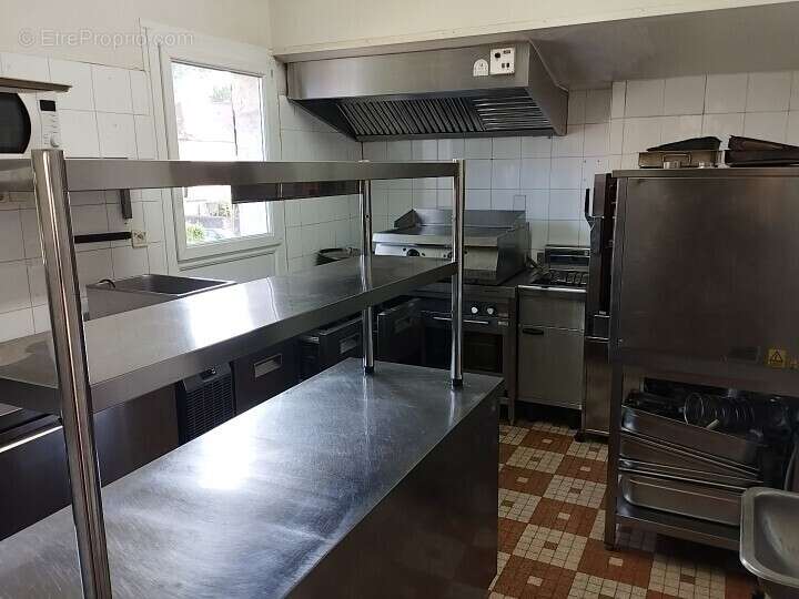 1000012105 - Commerce à LES EYZIES-DE-TAYAC-SIREUIL