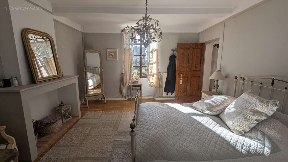 Maison à LE CANNET-DES-MAURES