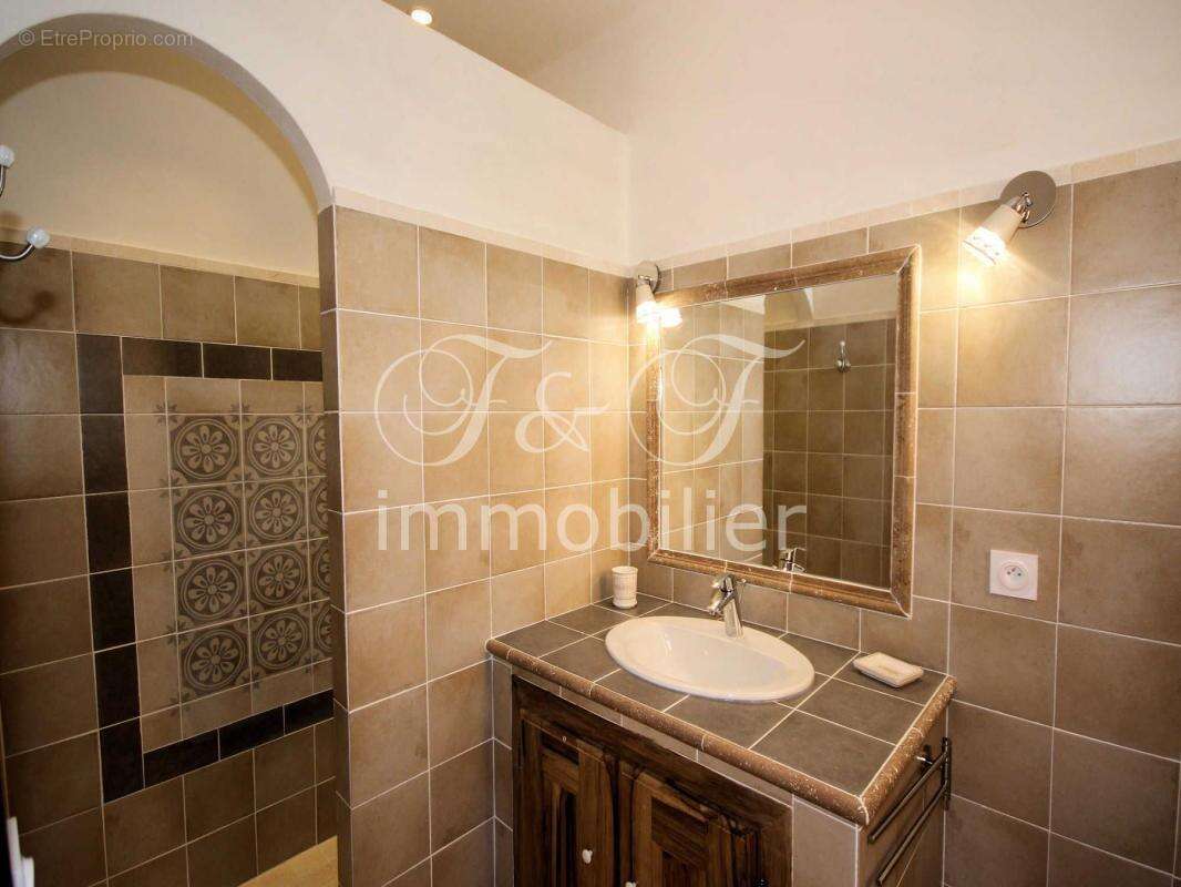 Maison à ROUSSILLON