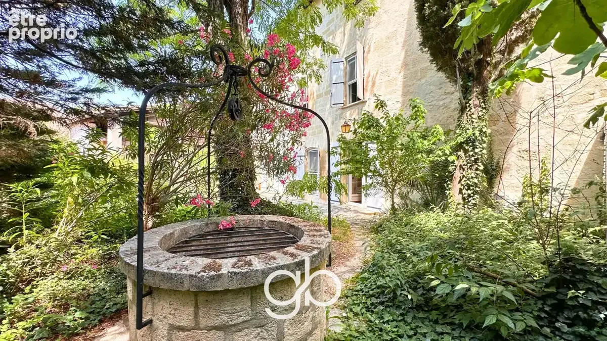 Maison de maître du xviiie siècle avec jardin, dépendances et garages au cœur d'aimargues - photo 3