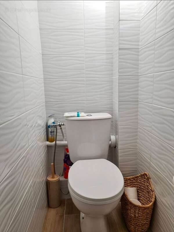 Toilettes - Appartement à LA CIOTAT