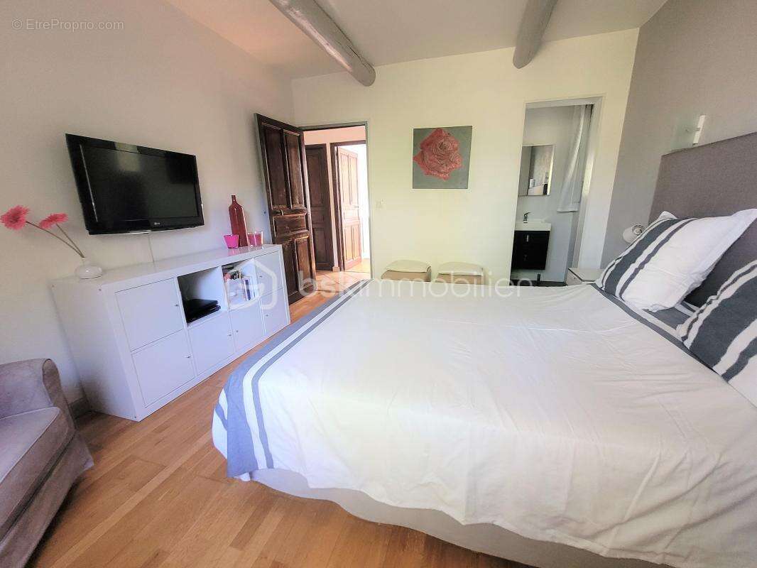 Villa 11 pièces 243 m2 à MUS - photo 7