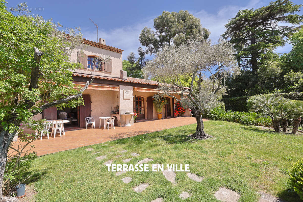 Maison à HYERES