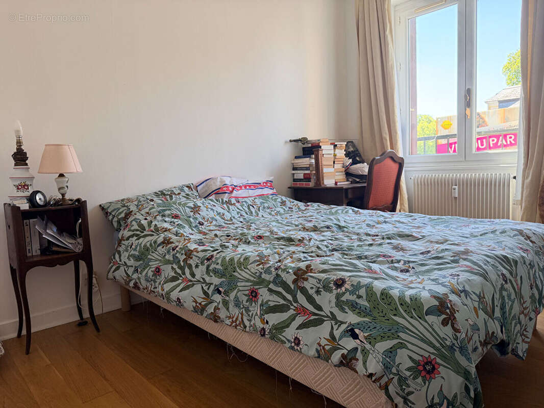 Nevers plein centre ville, vue place Carnot !!! Appartement de 3 pces avec parking et ascenseur - photo 8