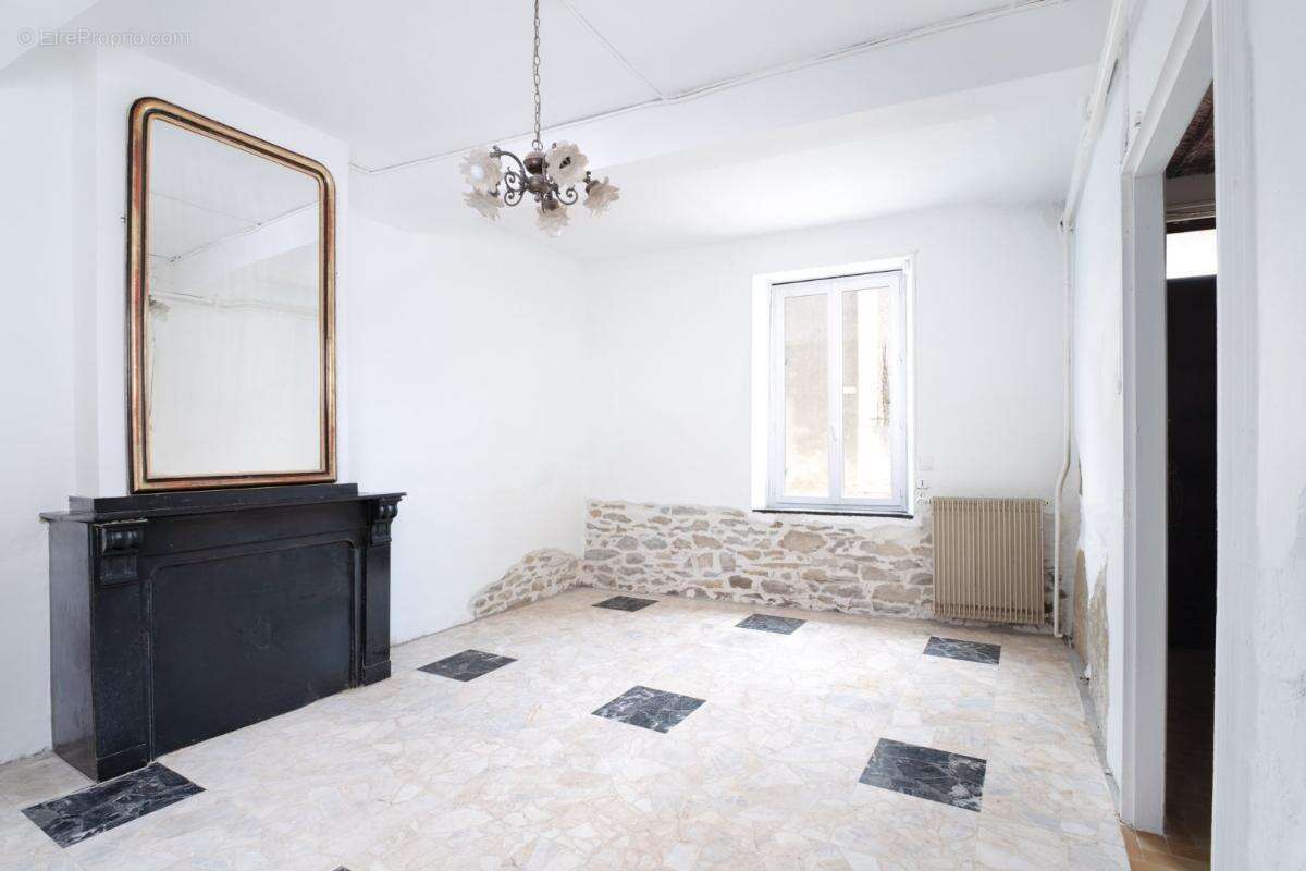 Maison à LAURE-MINERVOIS