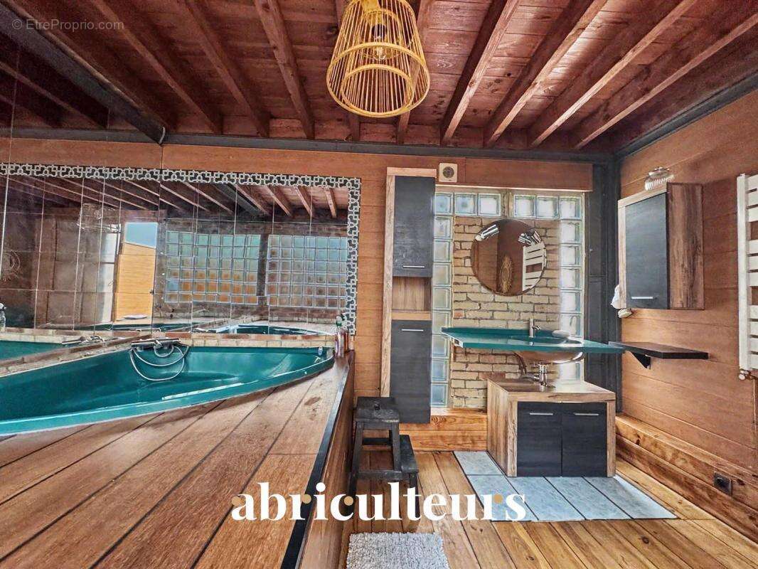 Loft 114 m² – Rare et dans un quartier recherché en vente à Argenteuil (95100) - photo 3