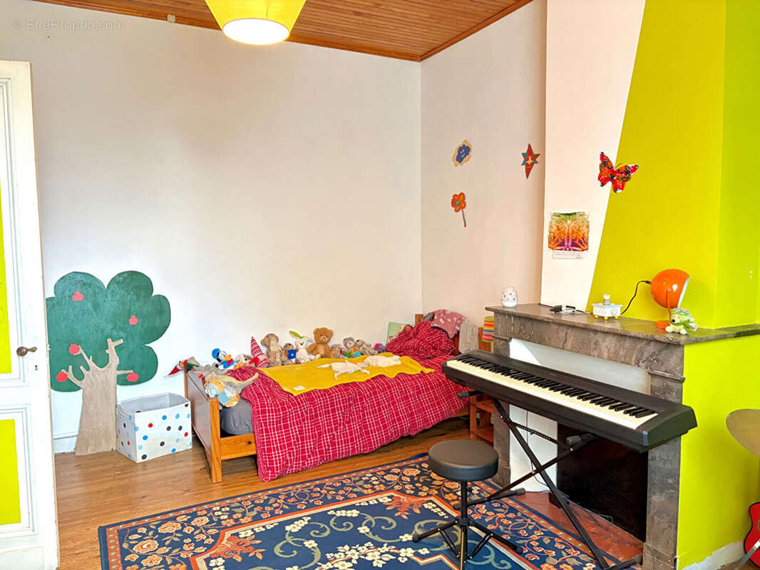 Maison à LAMOTHE-MONTRAVEL