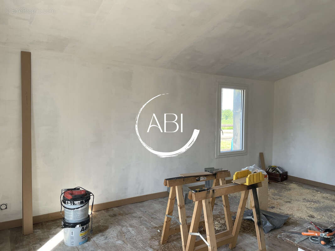 Maison à LE MENIL-DE-BRIOUZE