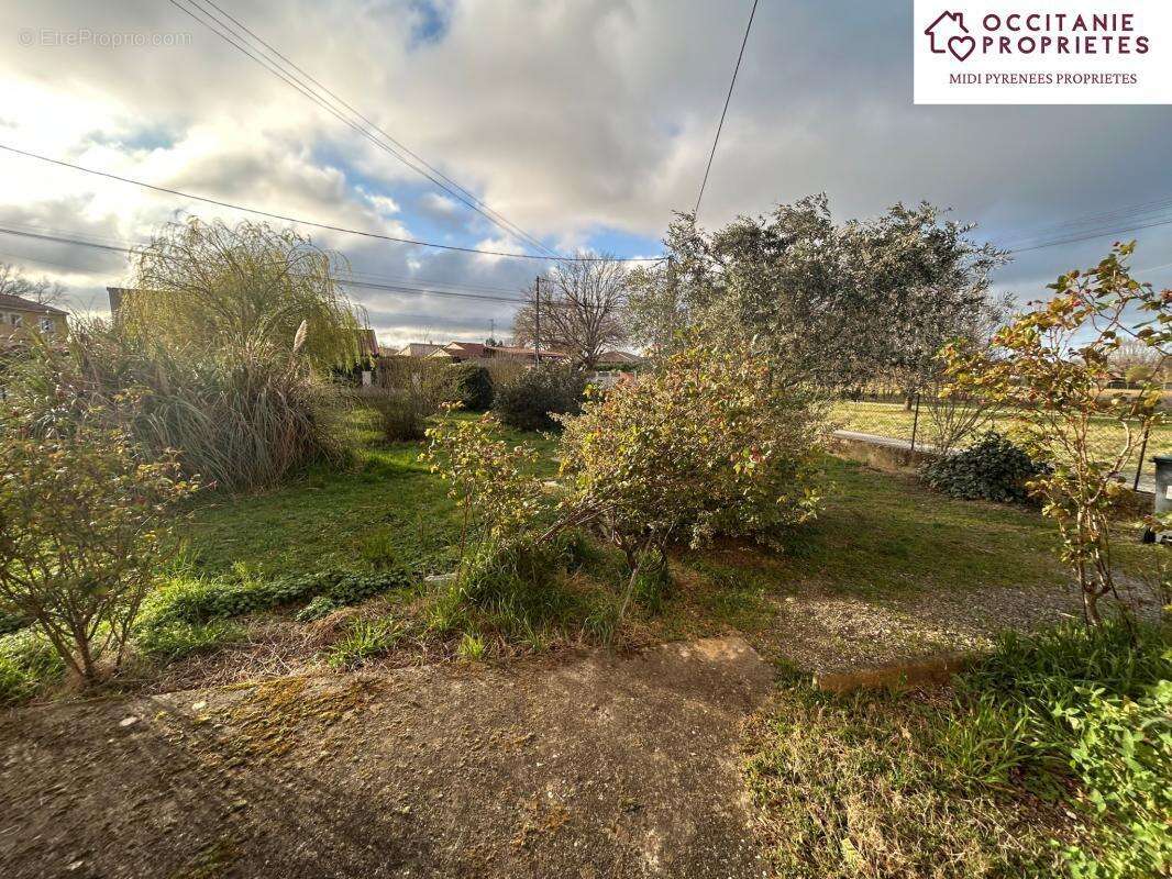 Terrain à LAGARDELLE-SUR-LEZE