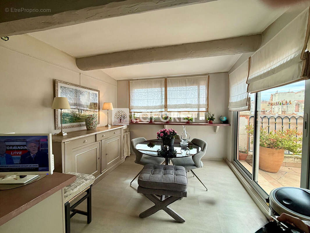 Appartement à MARSEILLE-1E