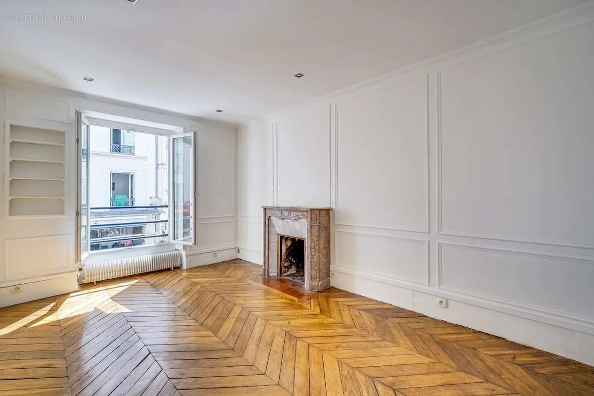 Appartement à PARIS-7E