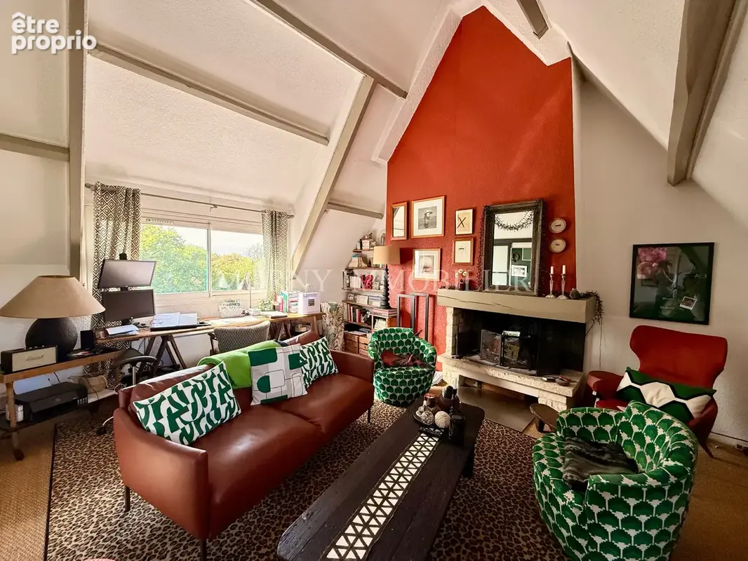 À vendre - appartement de 95m2 avec balcon et cheminées - photo 3