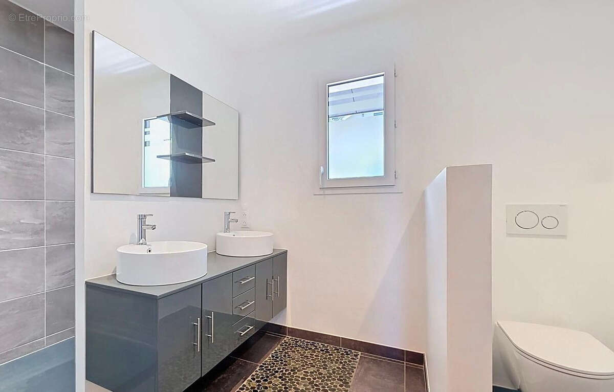 Maison à DIVONNE-LES-BAINS