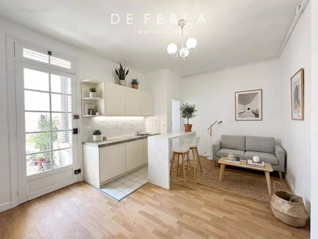Appartement à PARIS-14E