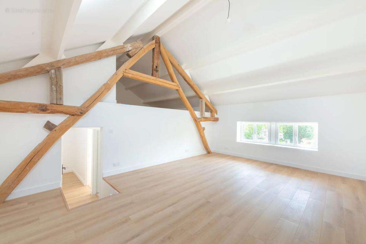 Maison à NEAUPHLE-LE-VIEUX