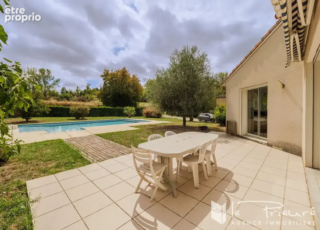 Proche Albi. A 5 min du centre-ville. Maison de 145 m² avec 4 chambres, piscine et terrain de 1 860 m² - photo 3
