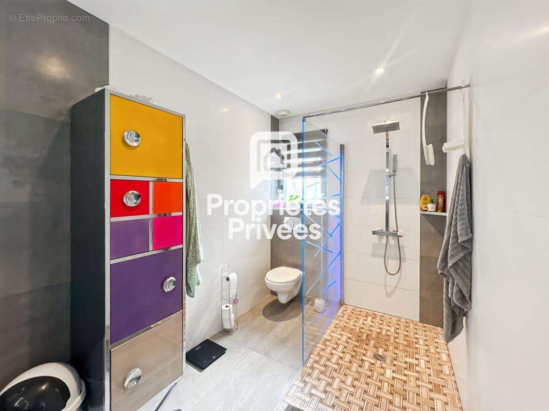 Maison de 200m² avec 4 chambres et piscine - photo 16
