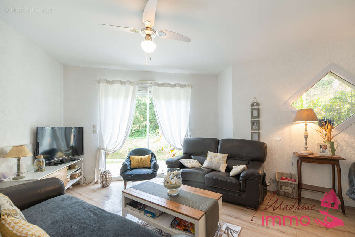 Maison à SAINT-PIERRE-DU-MONT