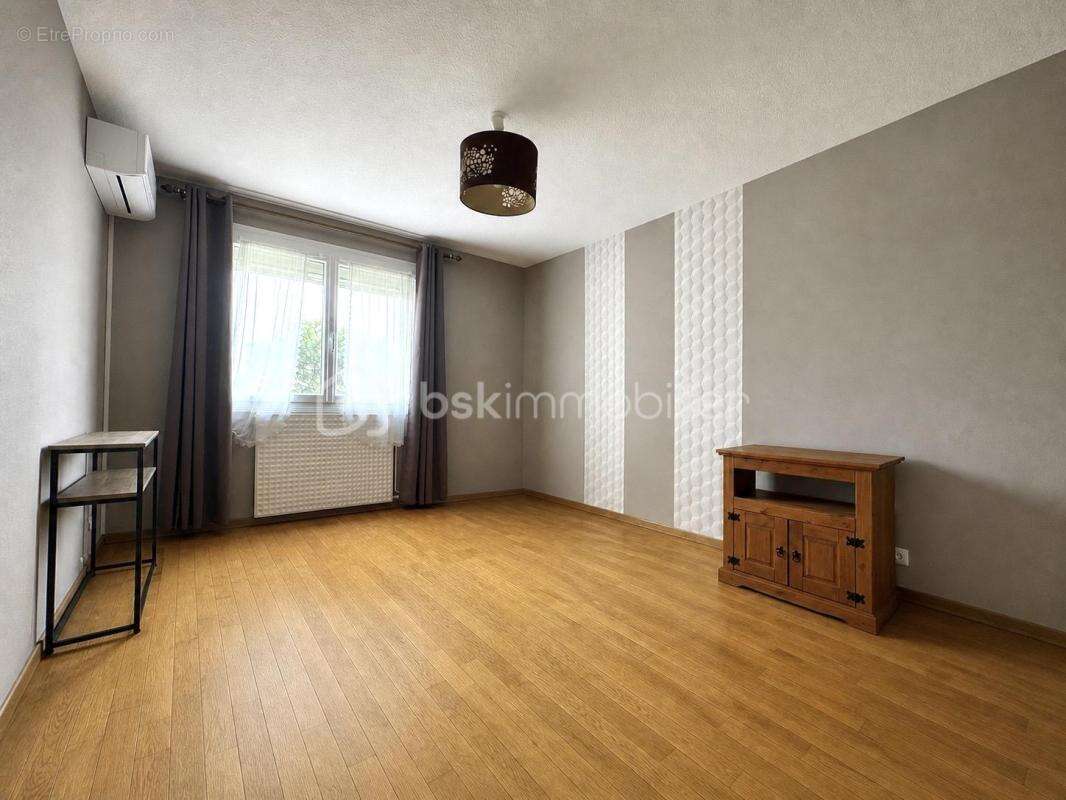 Appartement à SAINT-SYMPHORIEN-D'OZON