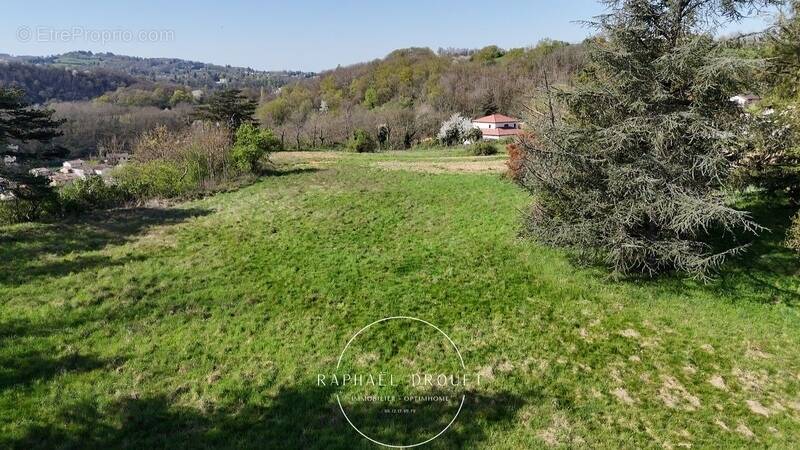 Terrain à PONT-EVEQUE