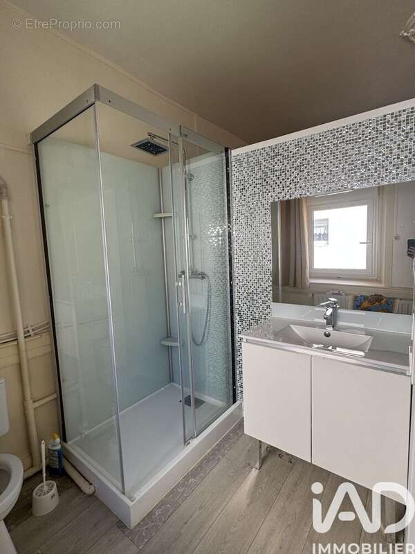 Maison 178 m² à Saint-Barthelemy-Lestra  - photo 6