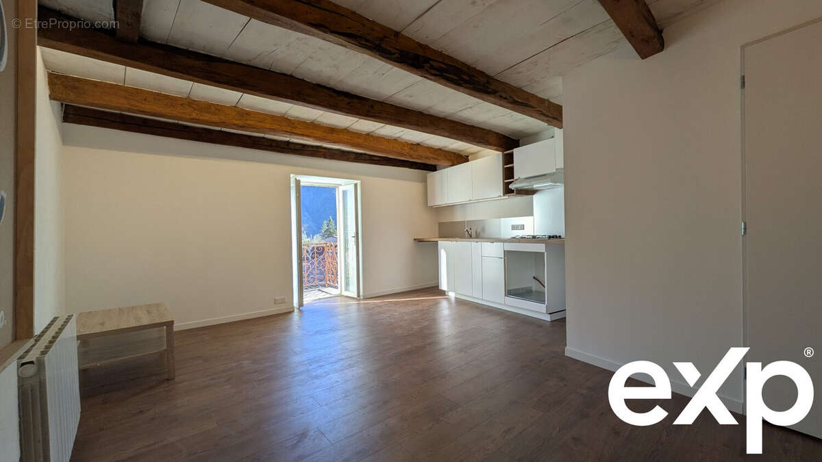 Appartement à VEYNES