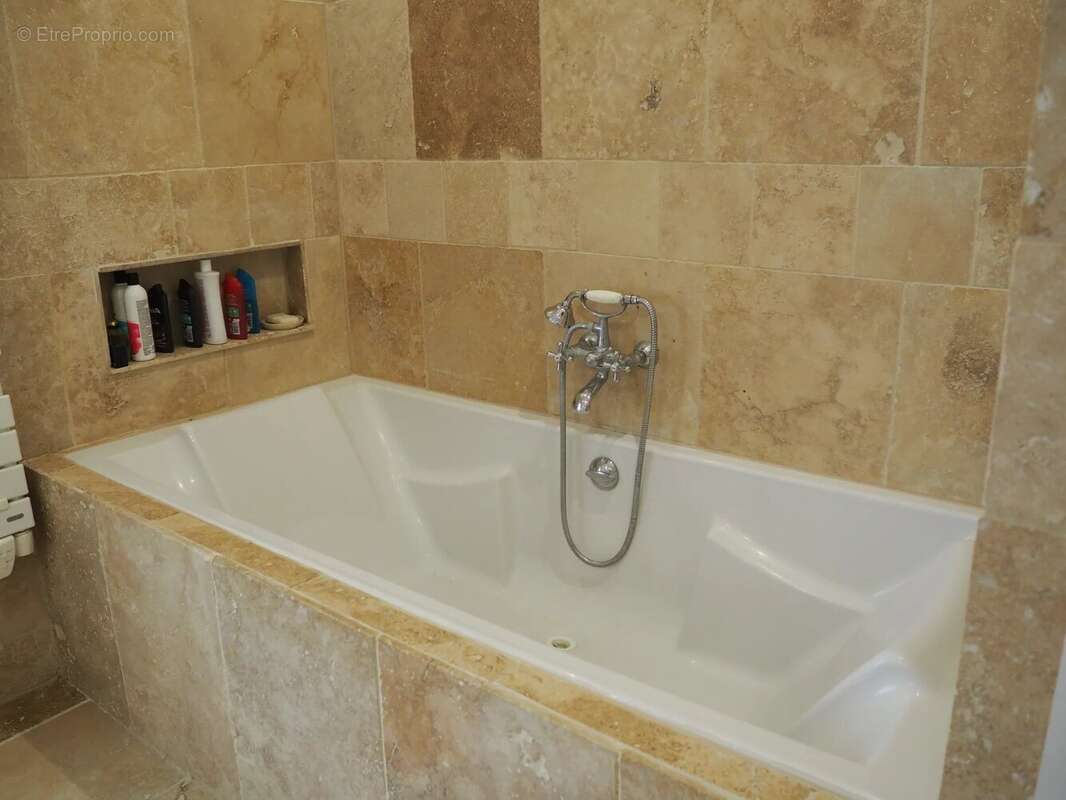 Maison à LA GARDE-FREINET