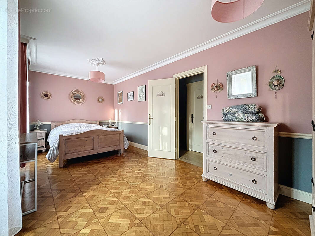 Maison à CERISY-LA-FORET