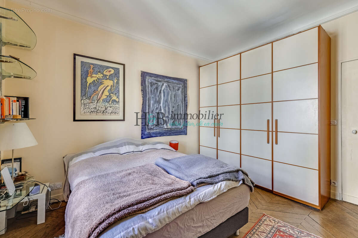 Appartement à PARIS-9E