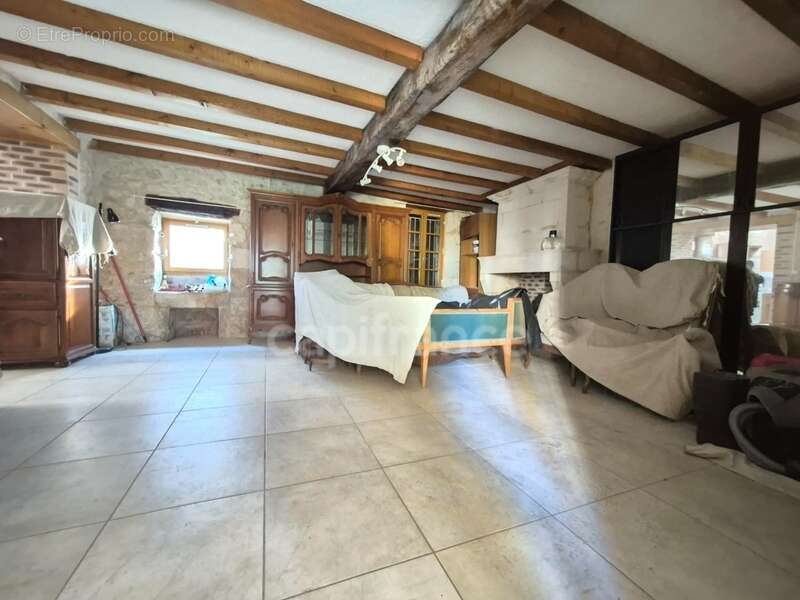 Maison à BUSSAC-SUR-CHARENTE