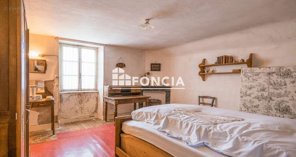 Maison à LUC-LA-PRIMAUBE