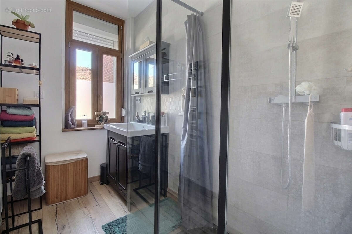 Maison semi-individuelle avec jardin, terrasse et passage latéral   4 chambres - photo 23