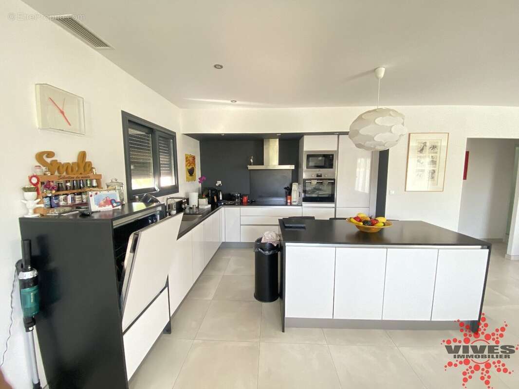 Maison à NISSAN-LEZ-ENSERUNE