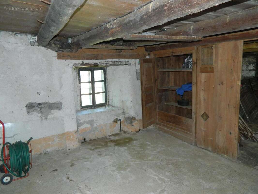 Maison 210 m² à Saint-Front  - photo 9